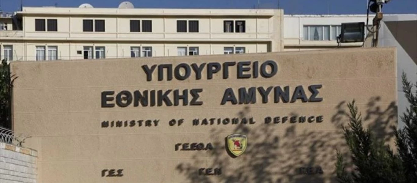 Συναγερμός στο ΥΠΕΘΑ - Θετικοί στον κορωνοϊό στενοί συνεργάτες του Ν.Παναγιωτόπουλου